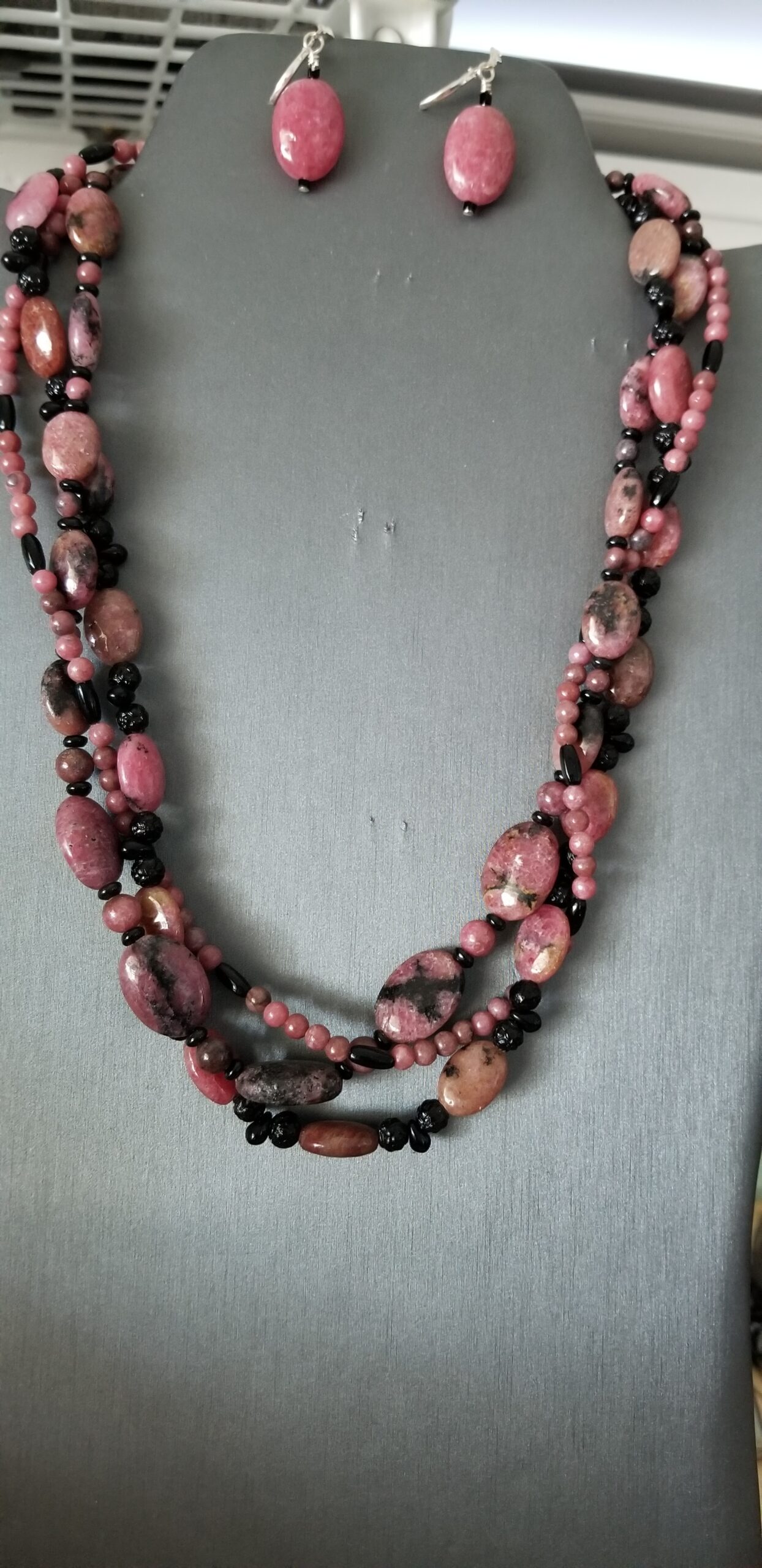3 strand Rhodonite and Onyx