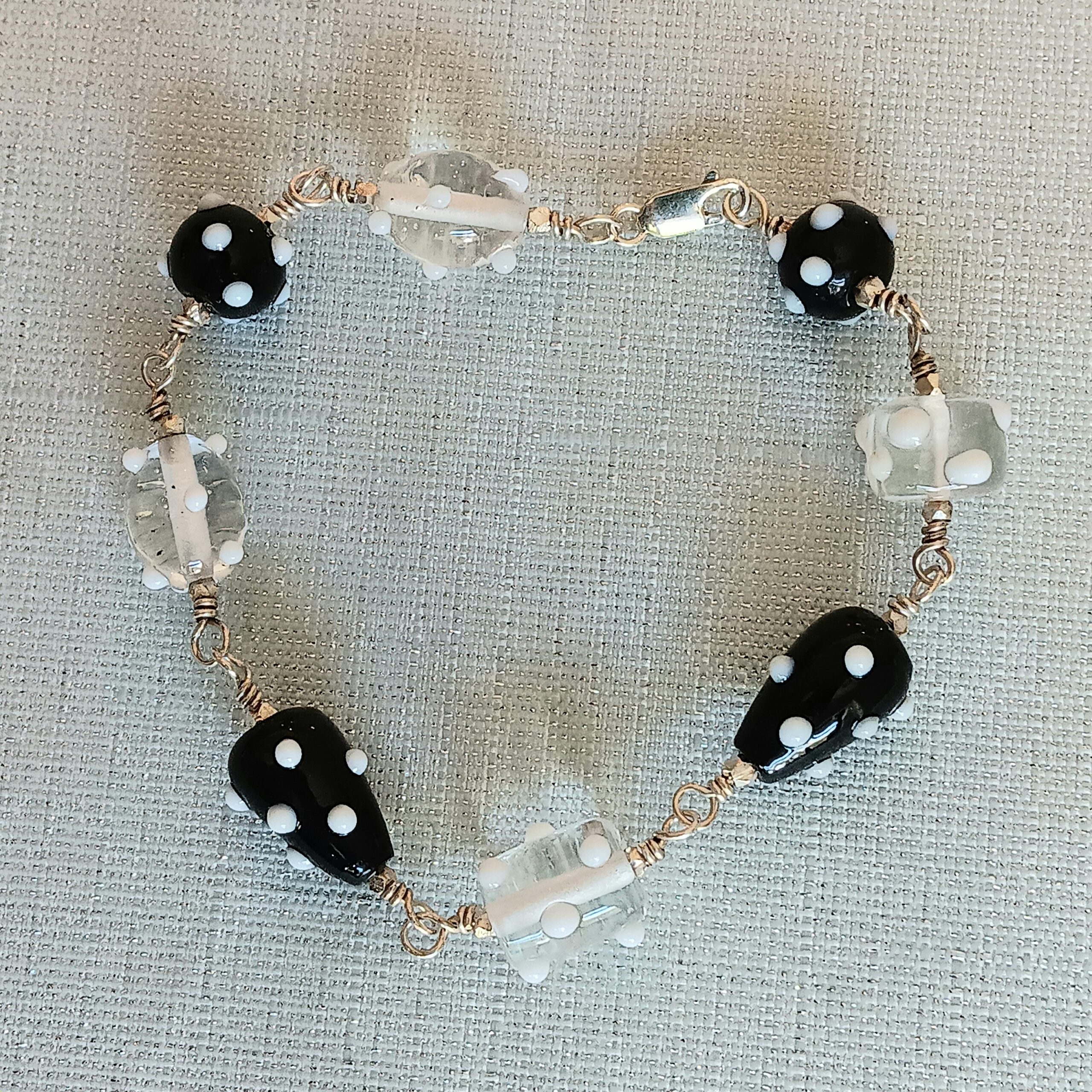 Black/white bracelet