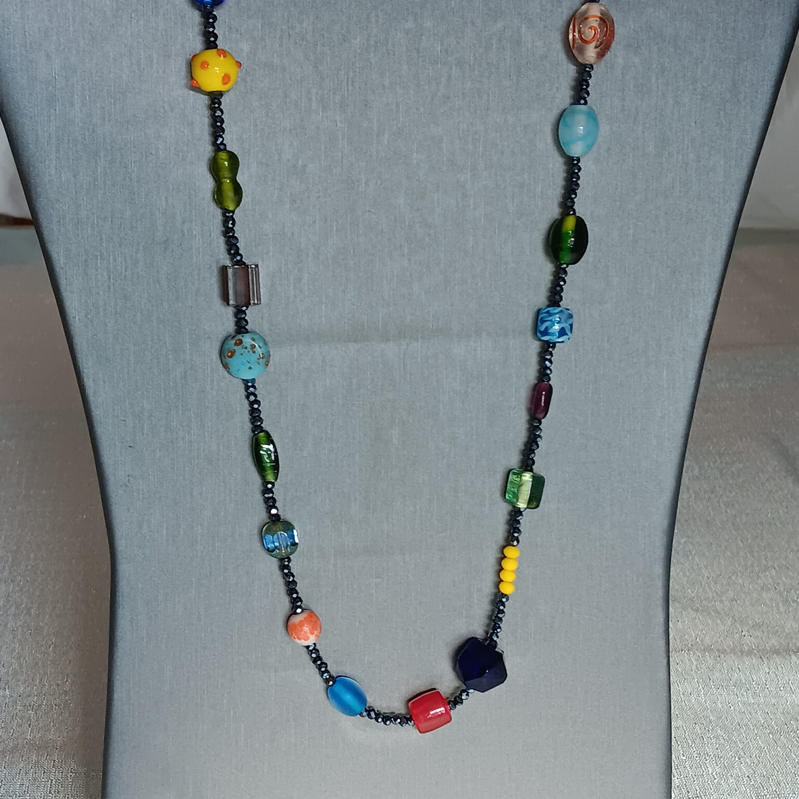 Multicolored random necklace