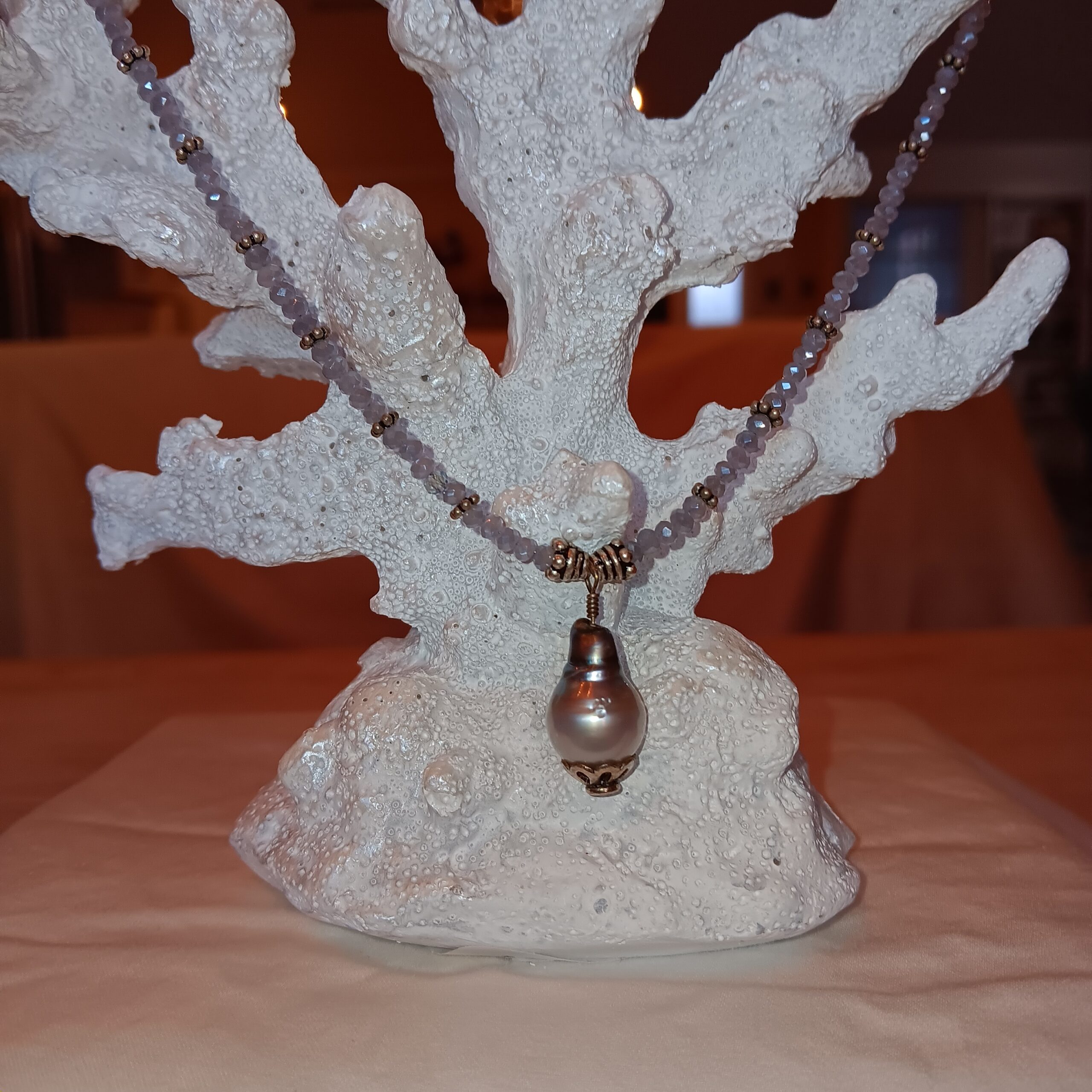 Crystal necklace with rare Tahitian Pearl