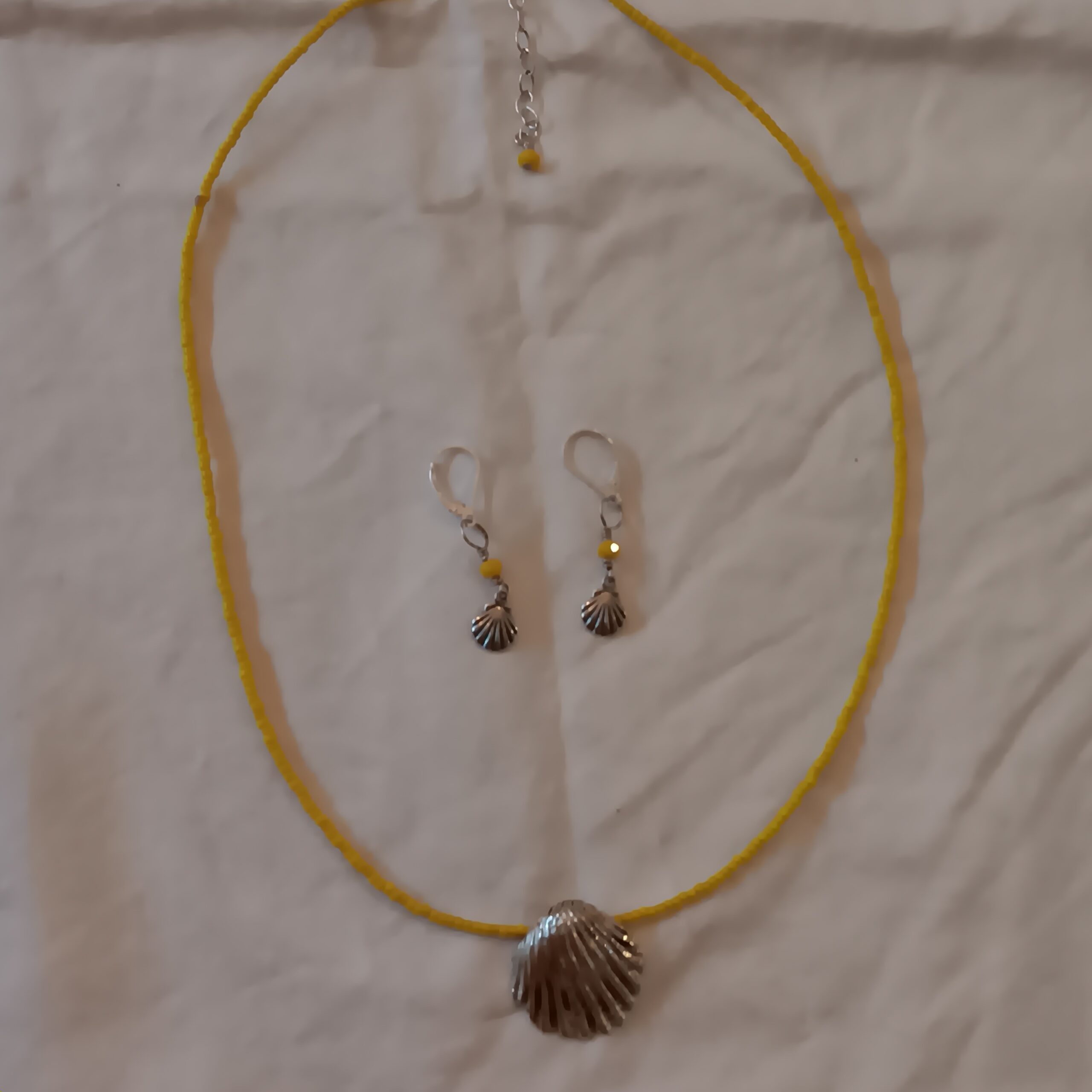 Yellow seed beads w/ Art Clay shell necklace/earrings