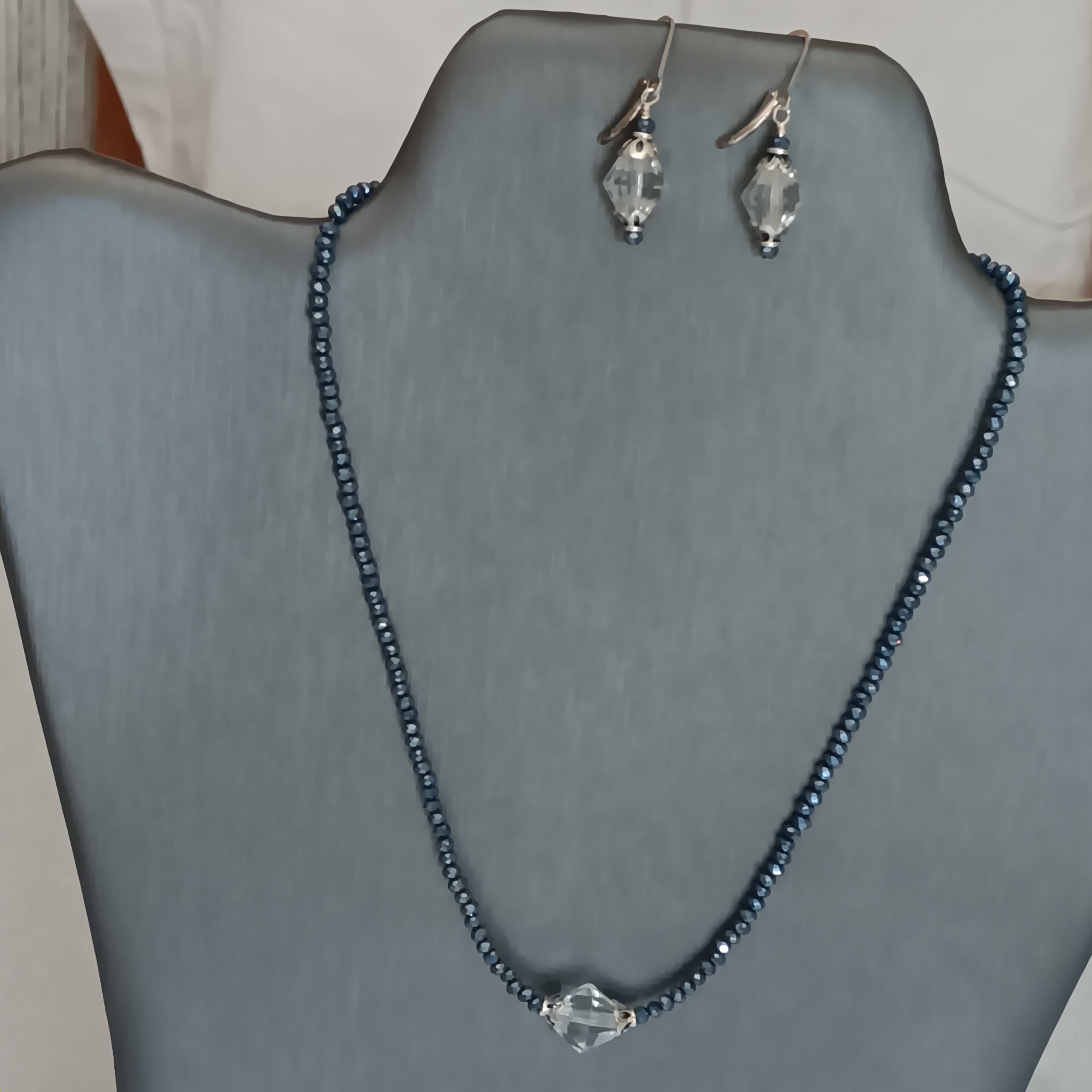 Blue crystal choker with Earrings